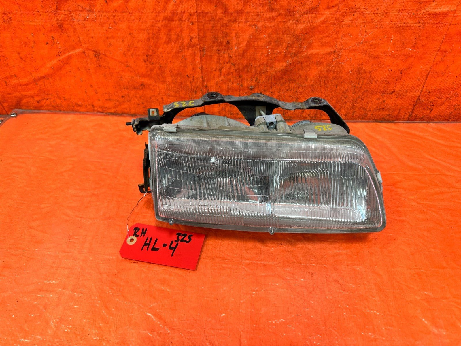 90 91 HONDA CIVIC HATCHBACK   PASSENGER RIGHT HEADLIGHT HEADLAMP   OEM 3250