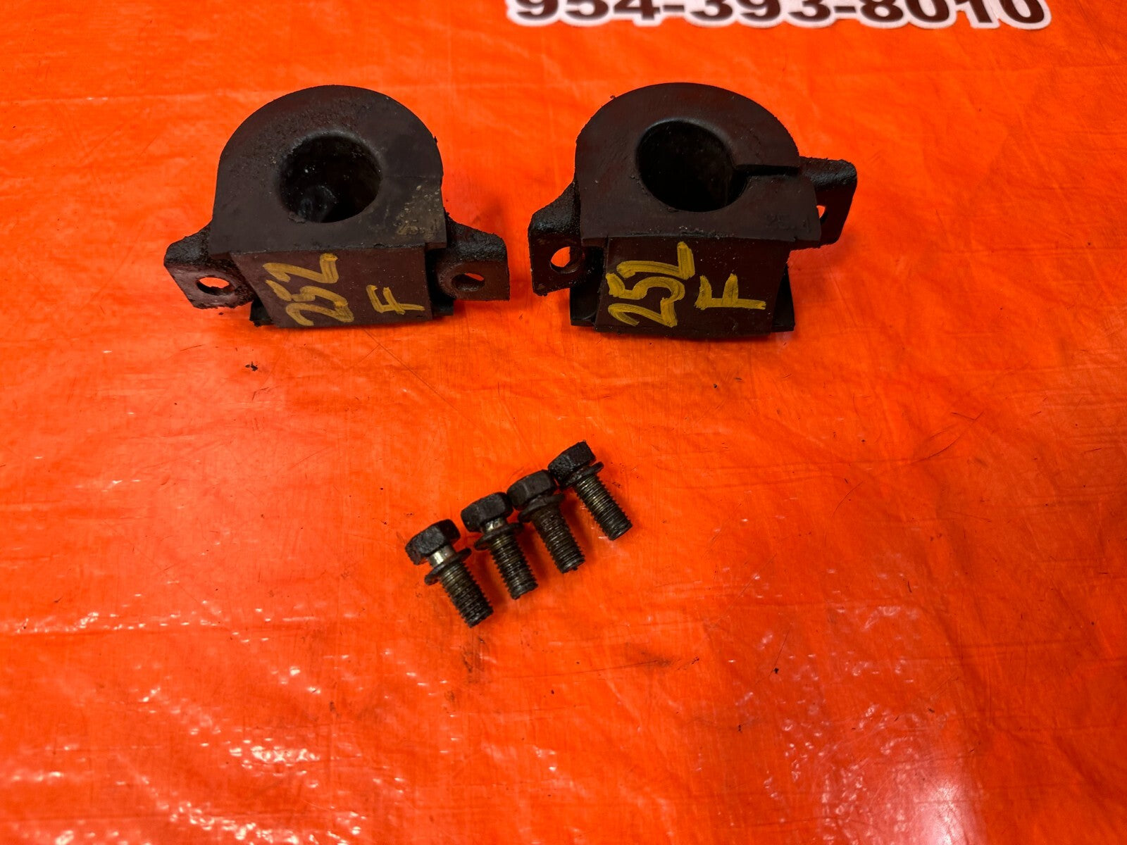 88 01 HONDA PRELUDE   FRONT SWAY BAR MOUNTING BRACKET & BUSHING SET   OEM #2529
