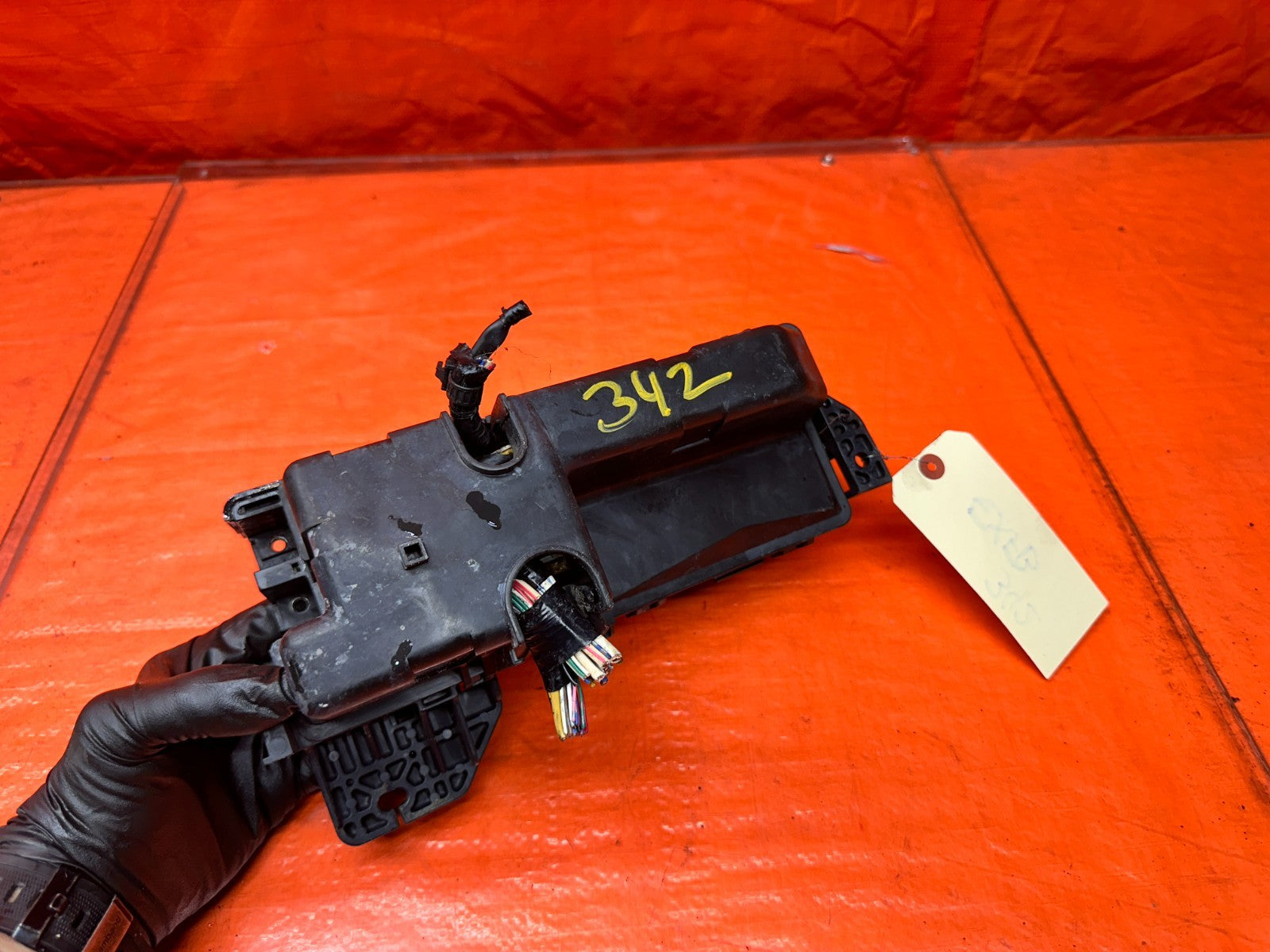 04-05 ACURA TSX 4D 2.4L K24A2 UNDERHOOD ENGINE BAY FUSE RELAY BOX ASSY OEM #3428