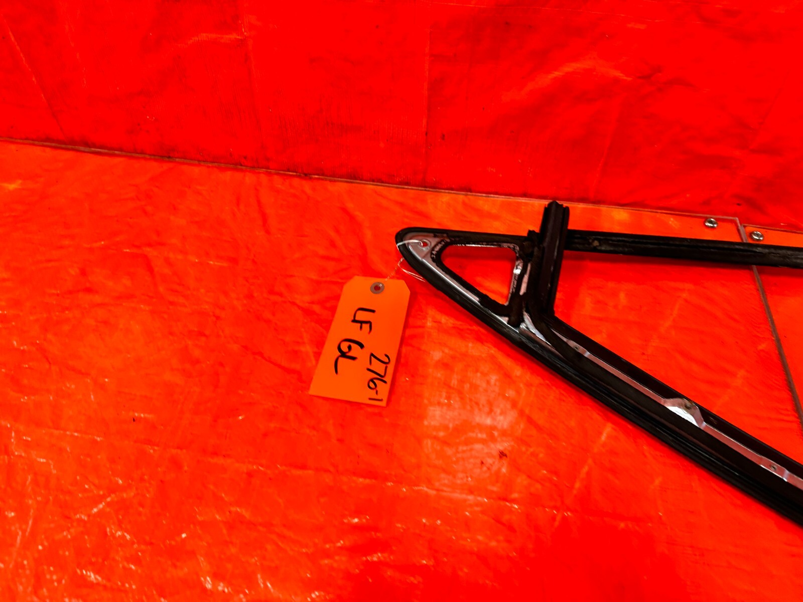 92 00 LEXUS SC300   DRIVER LEFT EXTERIOR WINDOW GLASS TRIM   OEM #27612