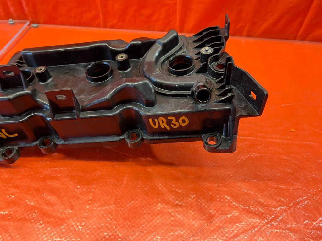 16 19 INFINITI Q50 17 18 Q60 3.0L   VR30DDTT   VALVE COVER   PASSENGER RIGHT OEM7