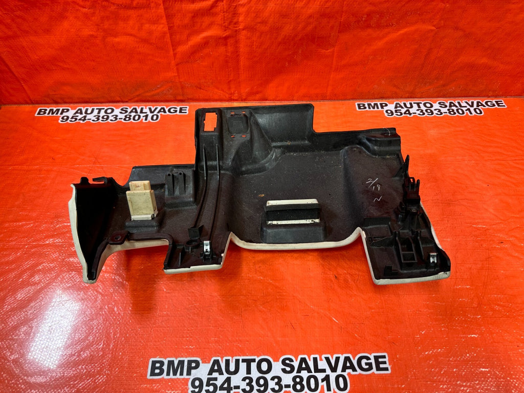 02 05 LEXUS SC430   KNEE TRIM UNDER STEERING COLUMN LOWER COVER   ECRU   OEM 2619