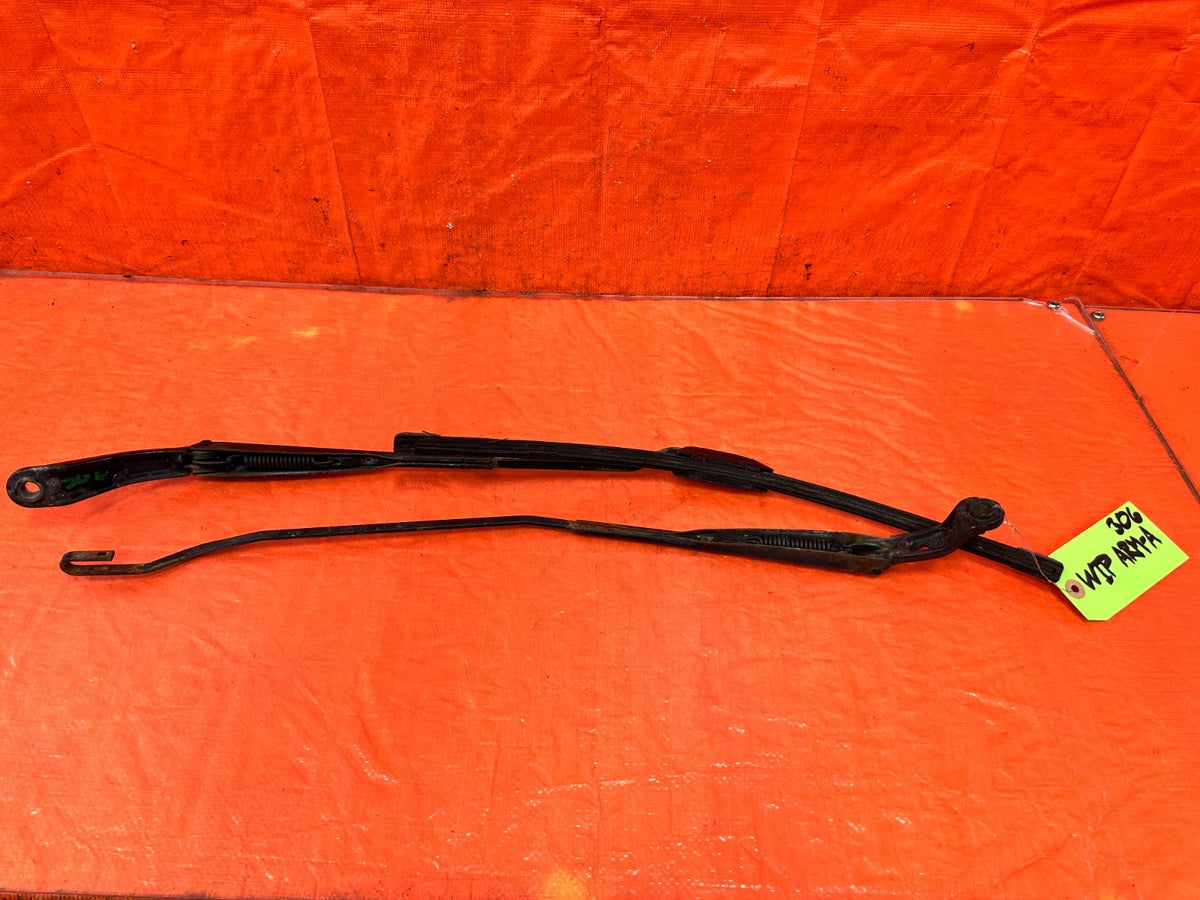 02-05 HONDA CIVIC SI EP3 HATCH - WINDSHIELD WIPER ARMS LEFT & RIGHT ARMS OEM 3065