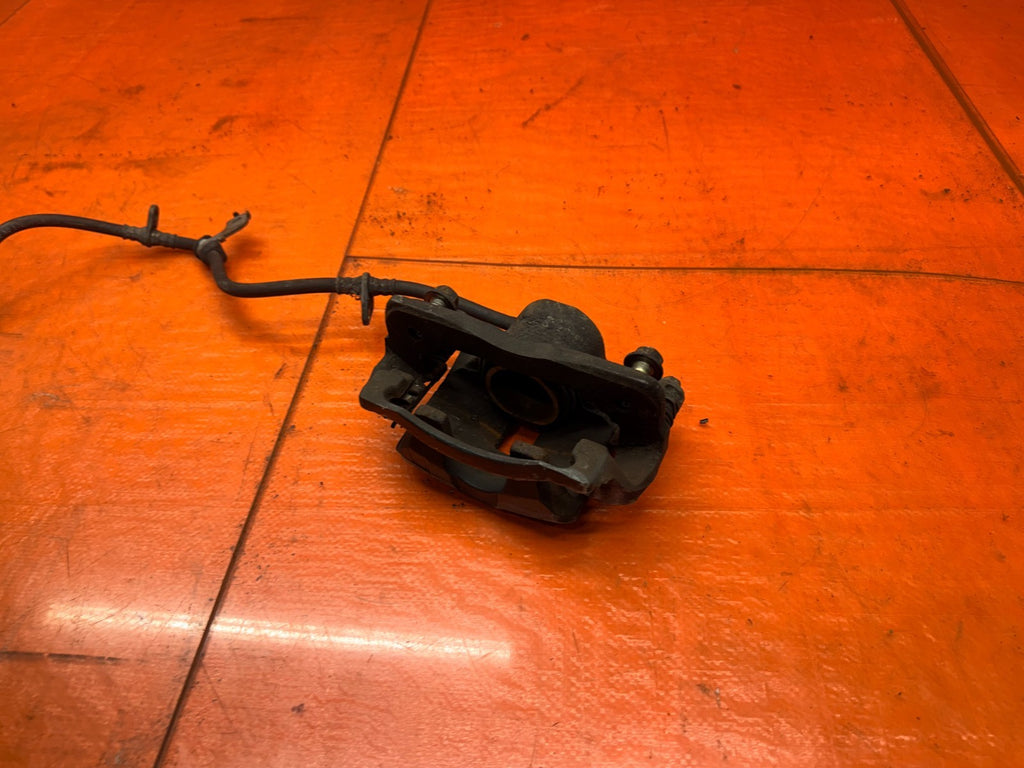 92 95 HONDA CIVIC 1.6L DRIVER LEFT FRONT BRAKE CALIPER WITH BRACKET OEM #33320