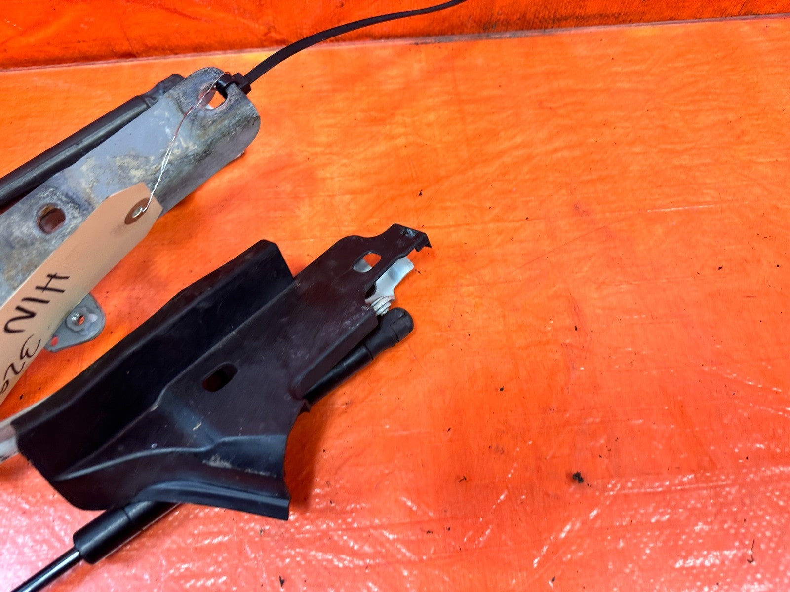 08 15 INFINITI G37 Q60 FRONT HOOD HINGES MOUNT BRACKETS LEFT RIGHT SET #3293