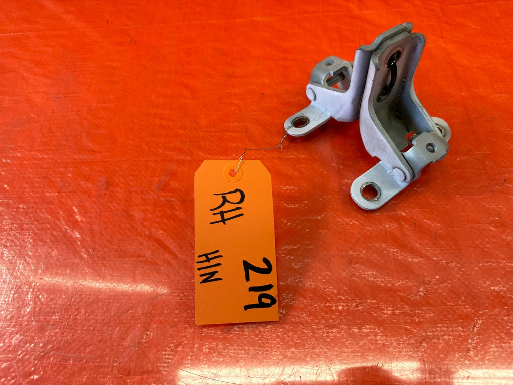 10 16 HYUNDAI GENESIS COUPE PASSENGER RIGHT  DOOR HINGE SET UPPER LOWER OEM #2194