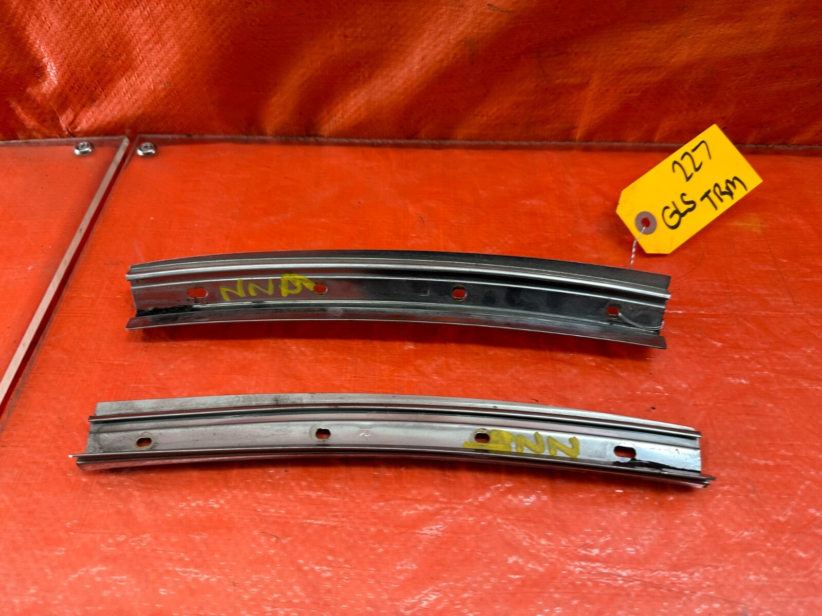 93 97 HONDA DEL SOL   REAR WINDSHIELD WEATHER STRIP BRACKETS   OEM FACTORY #2272