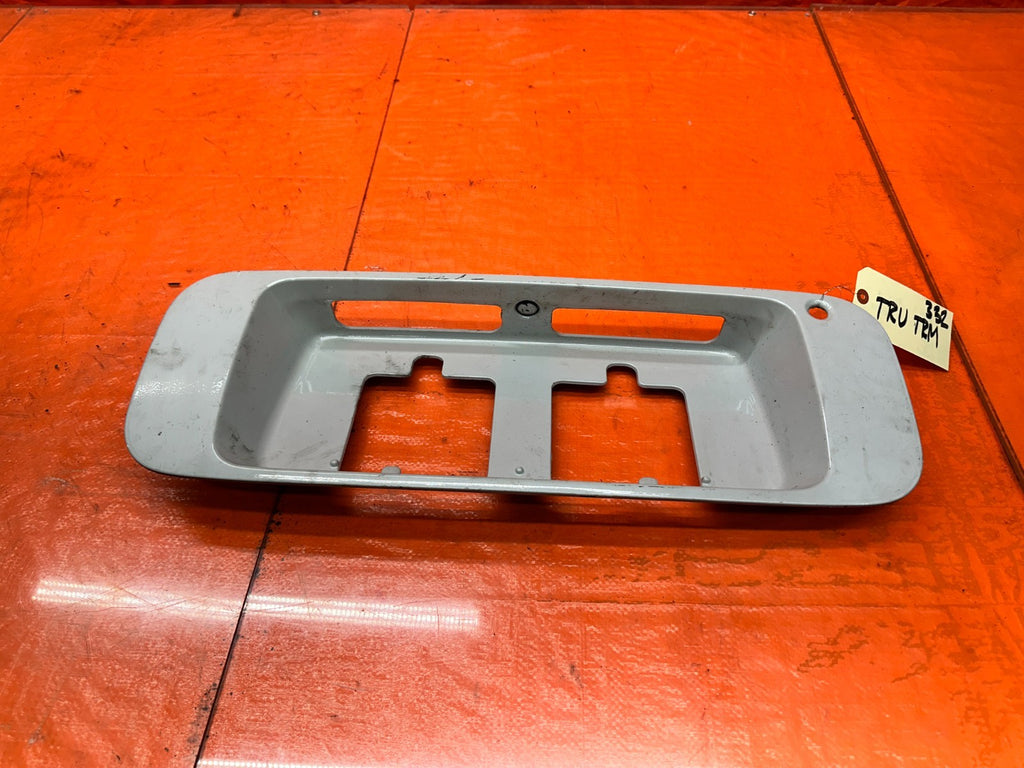 92 96 HONDA PRELUDE REAR LICENSE PLATE GARNISH CENTER TRIM OEM #3320