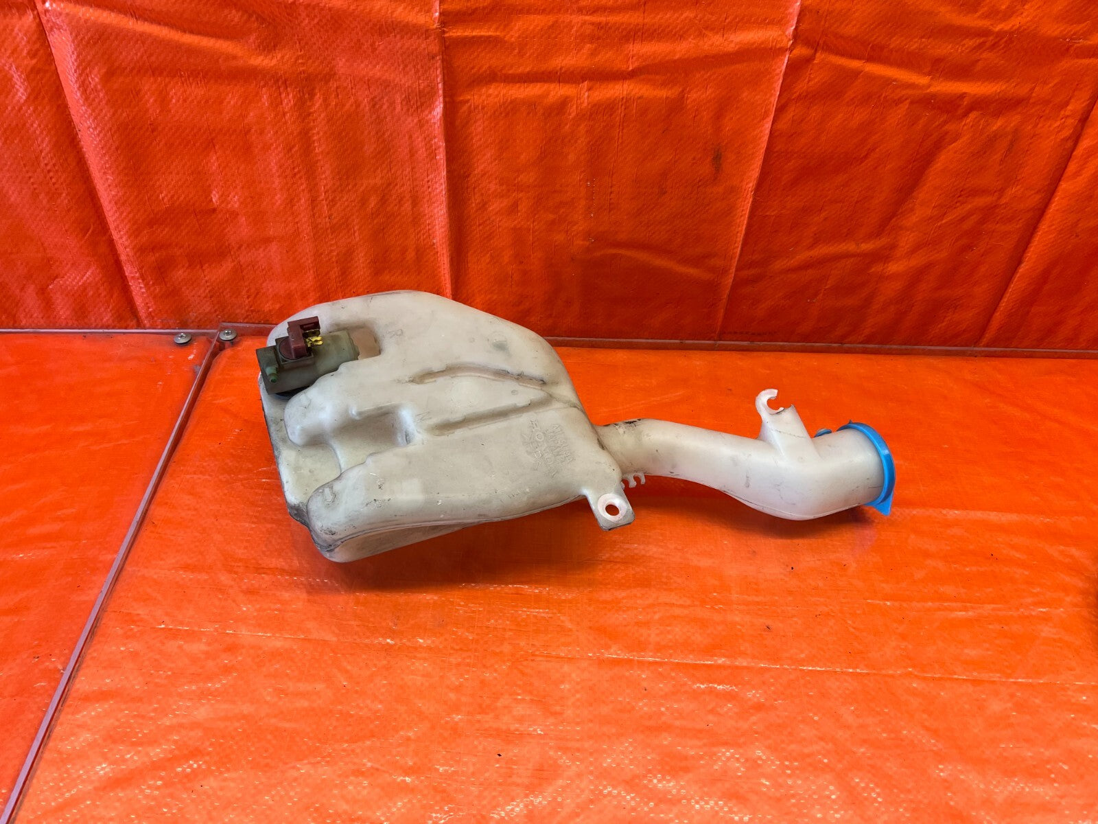 93 96 HONDA DEL SOL   WINDSHIELD WIPER FLUID RESERVOIR TANK W/ MOTORS   OEM #1267