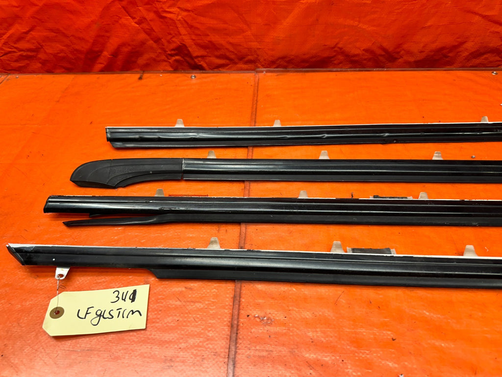 94-01 ACURA INTEGRA 4D 1.8L DOOR WINDOW GLASS TRIM DRIP RETAINER SET OF 4 #34113