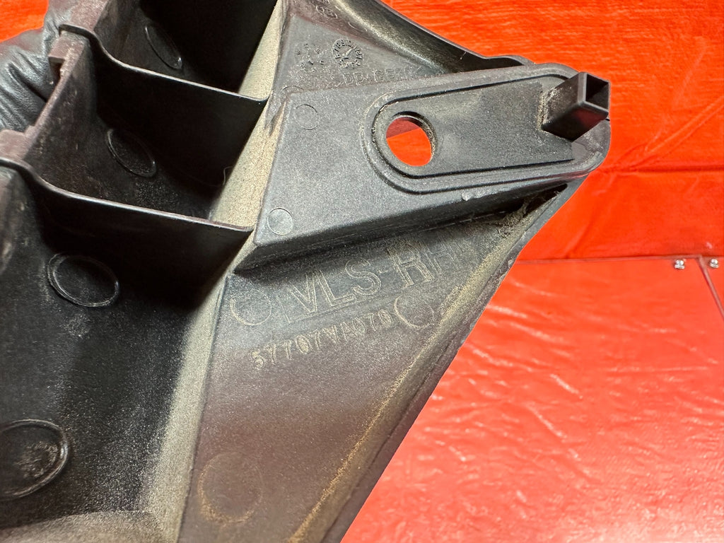 15 21 SUBARU WRX & STI   RIGHT REAR BUMPER COVER BRACKET CLIP RETAINER   OEM 18311