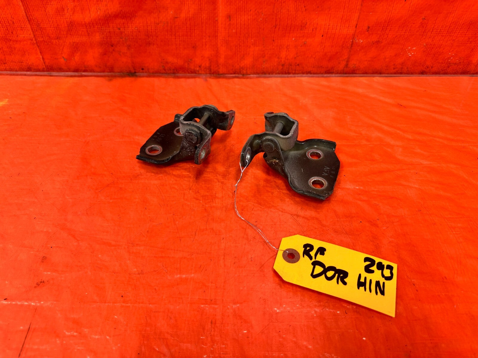 FRS BRZ & 86   PASSENGER RIGHT FRONT DOOR HINGE SET UPPER LOWER   OEM0