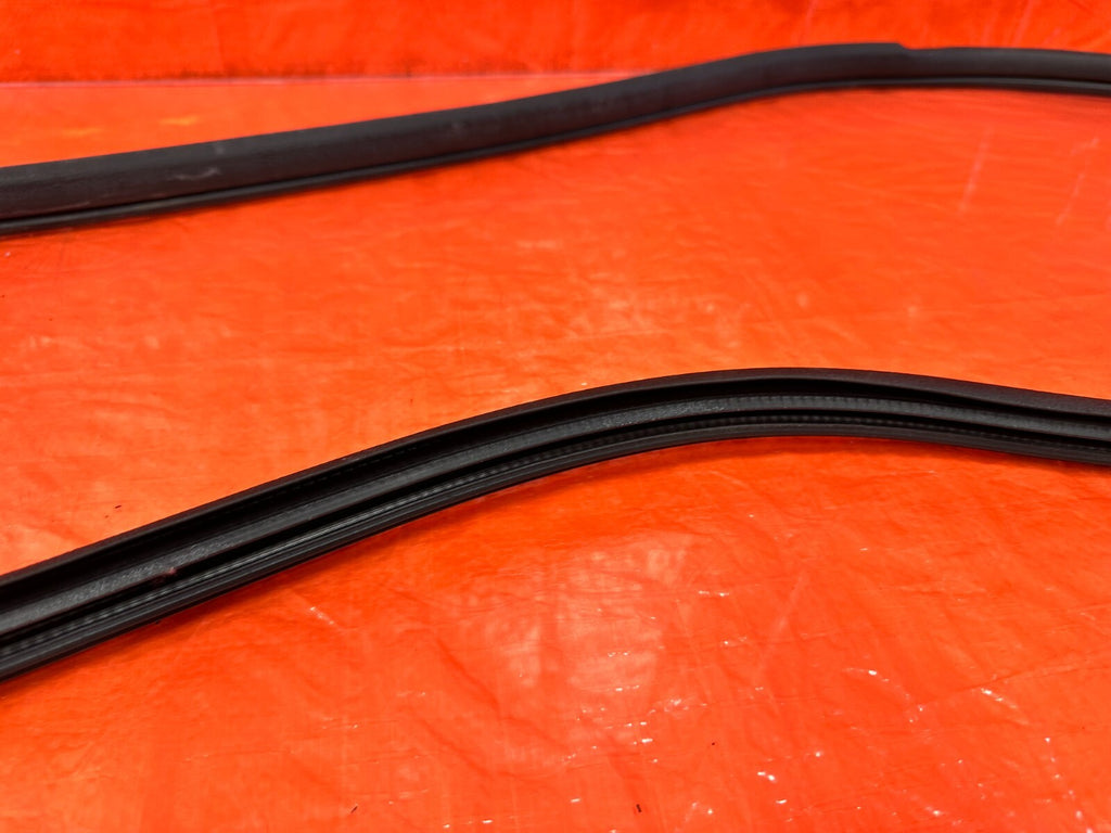 06 11 CIVIC 4D SEDAN   PASSENGER RIGHT REAR DOOR TO CHASSIS OPEN TRIM   OEM #709