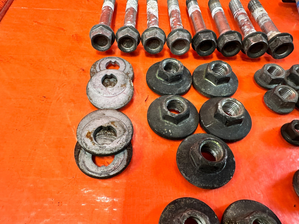 09 11 MAZDA RX8 RX 8 REAR CONTROL ARM TRAILING ARM LEFT AND RIGHT BOLTS OEM 3036