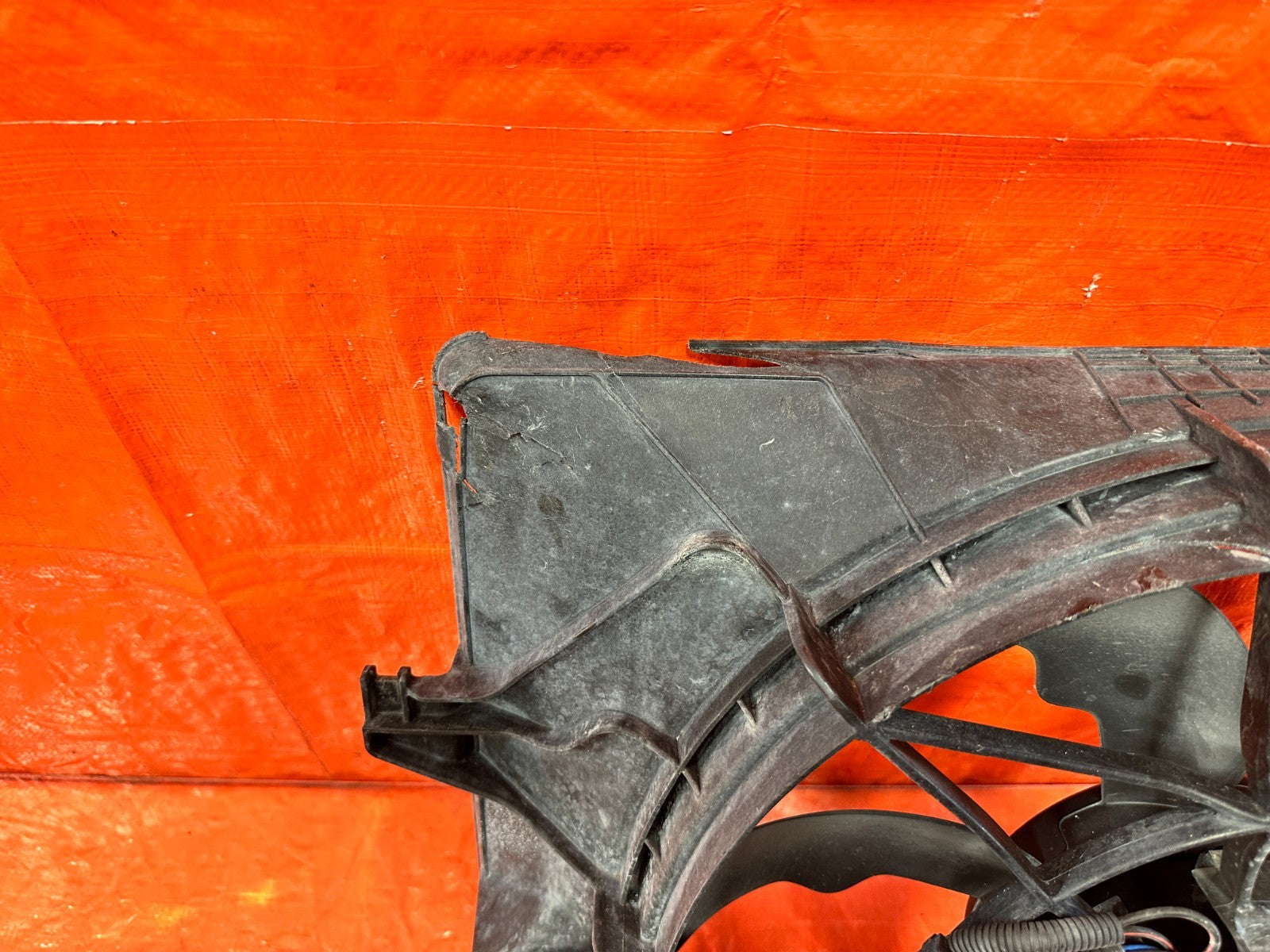 13 16 HYUNDAI GENESIS COUPE 3.8L   RADIATOR COOLING FAN W/ MOTOR & HOUSING   OEM6
