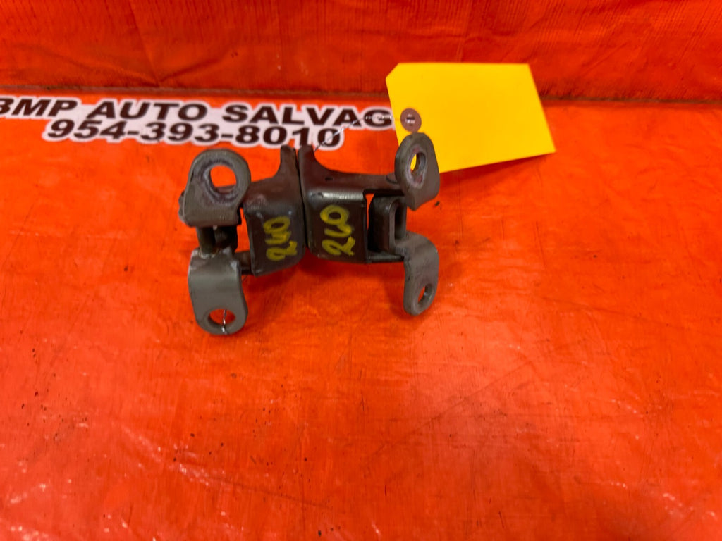 06 11 CIVIC 4D SEDAN   DOOR HINGE SET   UPPER & LOWER RIGHT FRONT SIDE OEM #2604