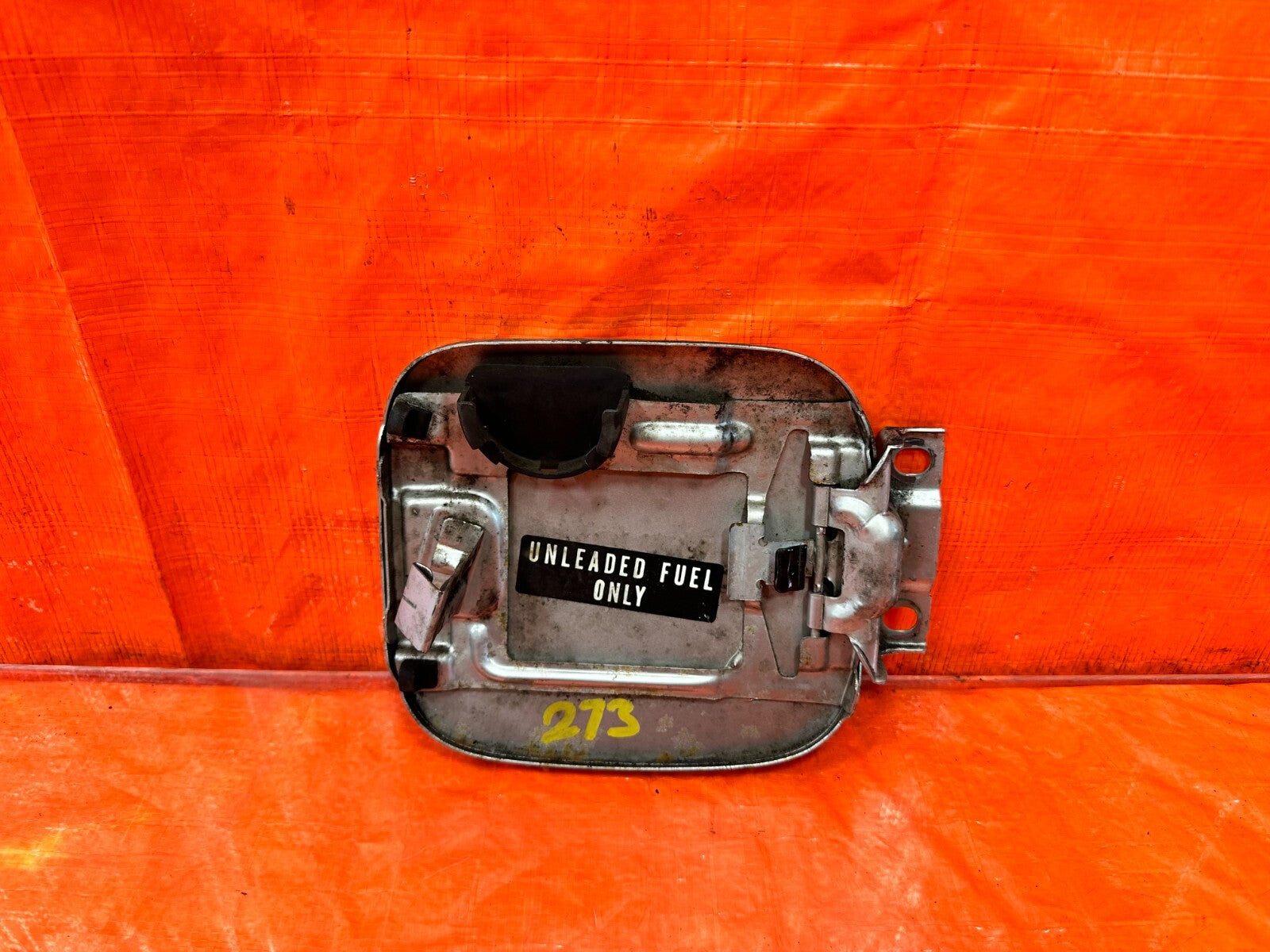 92 96 HONDA PRELUDE S   FUEL LID / GAS CAP COVER BLACK COLOR   OEM FACTORY #2734