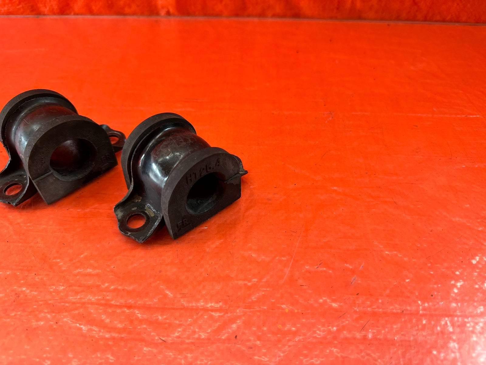04 08 ACURA TSX   FRONT SWAY BAR BUSHINGS AND BRACKETS   OEM FACTORY #1969