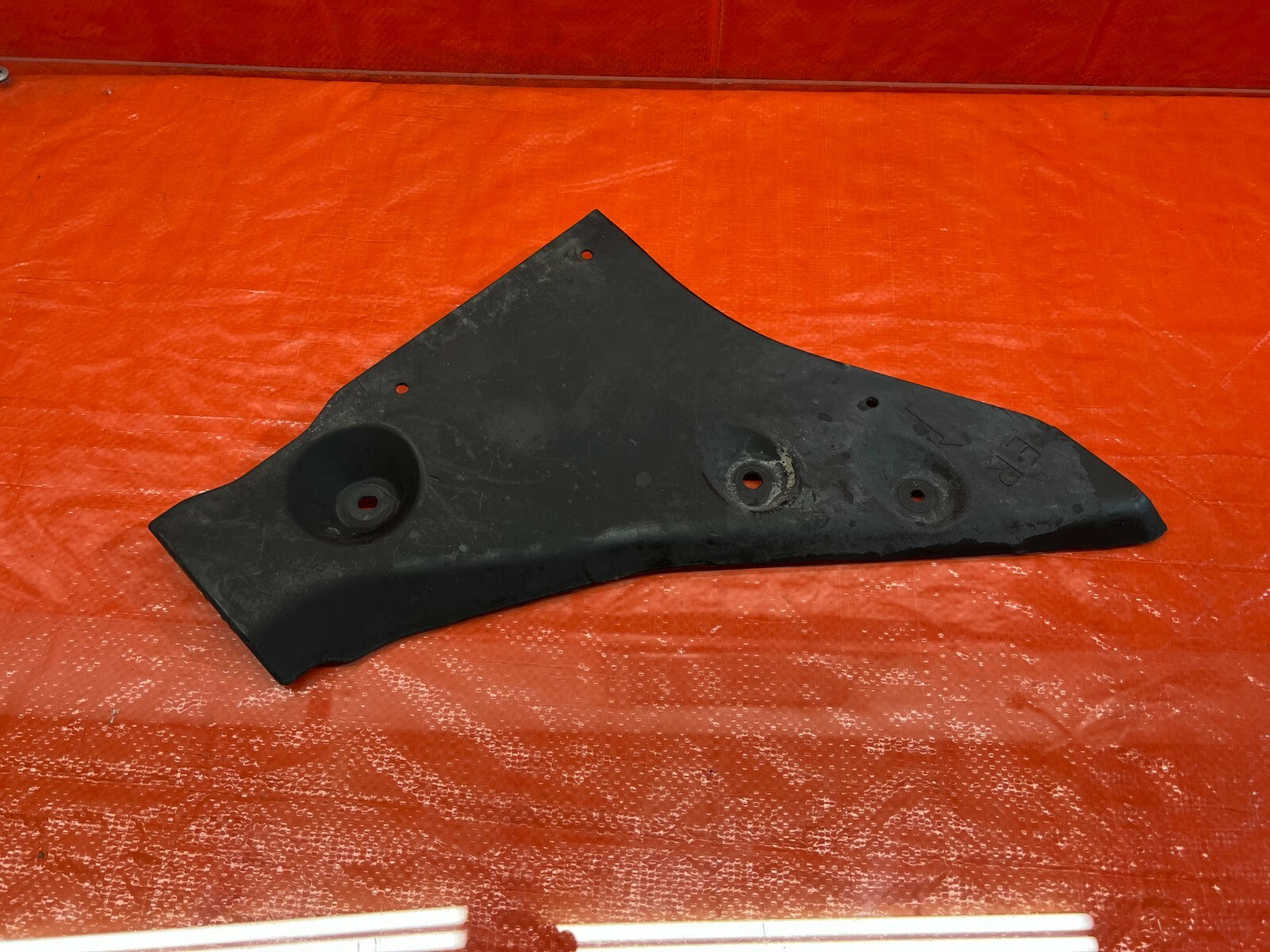 14 19 INFINITI Q50   REAR FLOOR TUNNEL COVER PASSENGER RIGHT SIDE 74818 1MA0B 6