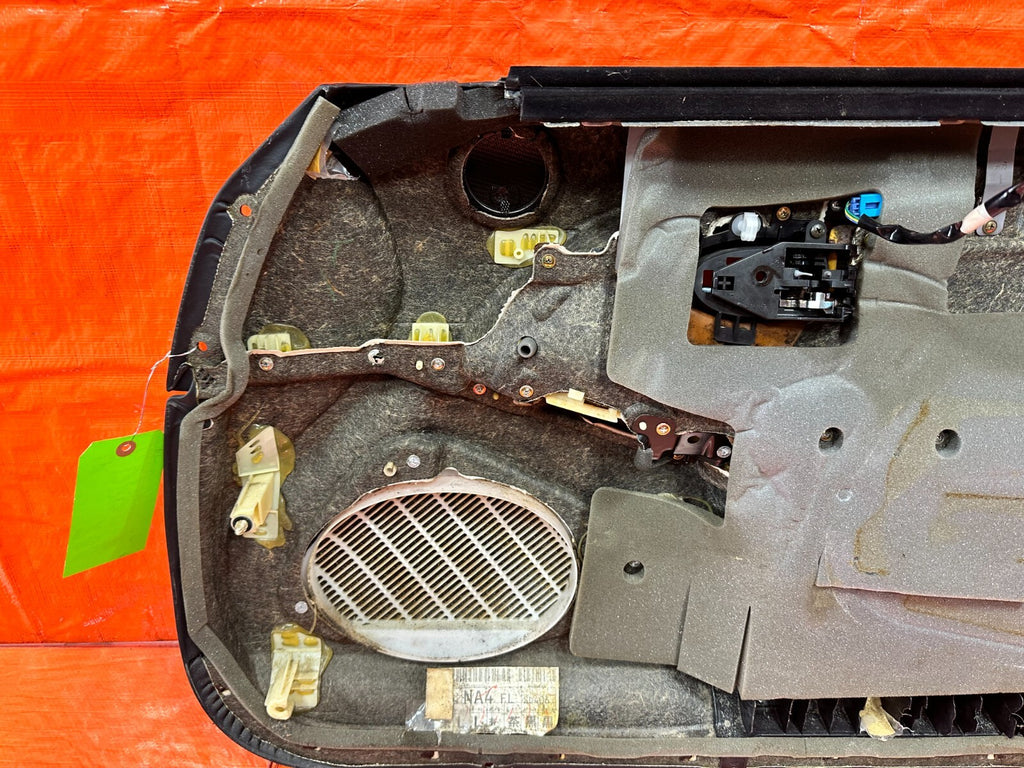 02 05 LEXUS SC430   DRIVER LEFT DOOR PANEL   BLACK N PEANUT BUTTER OEM 28818