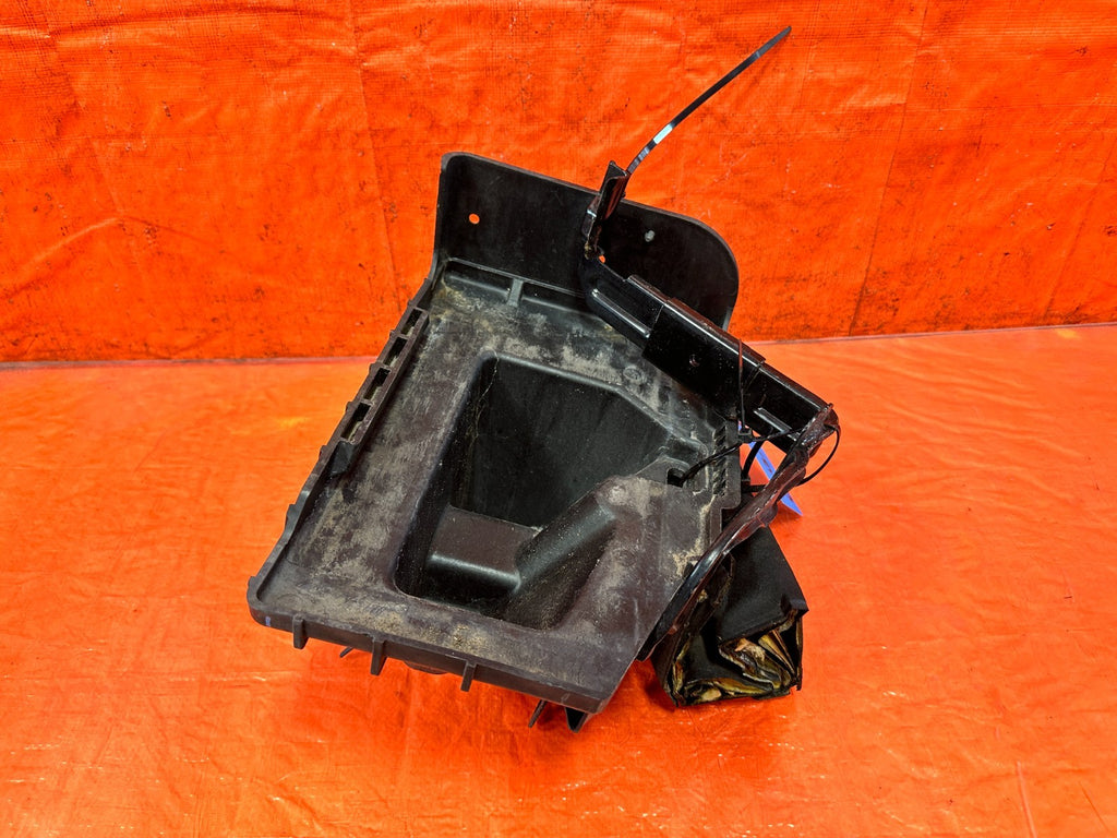 10 16 HYUNDAI GENESIS COUPE 3.8L BATTERY TRAY MOUNTING BRACKET W/ COVER OEM #3251