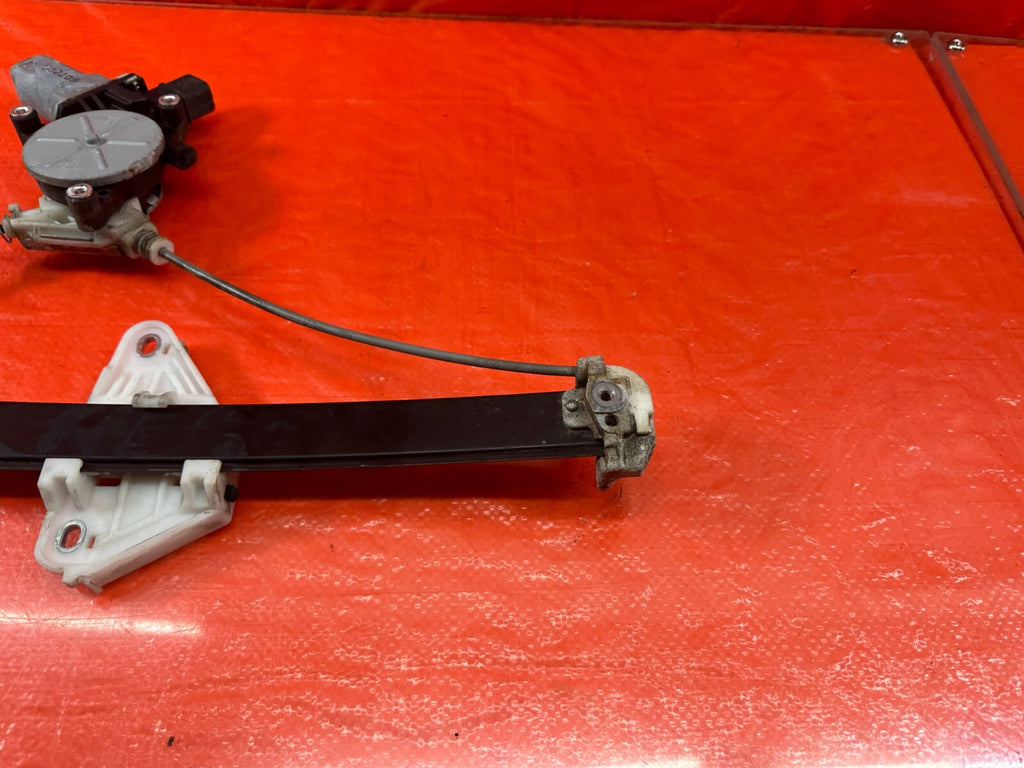 04 08 ACURA TSX   DRIVER LEFT REAR   WINDOW REGULATOR W/ MOTOR   OEM #20516