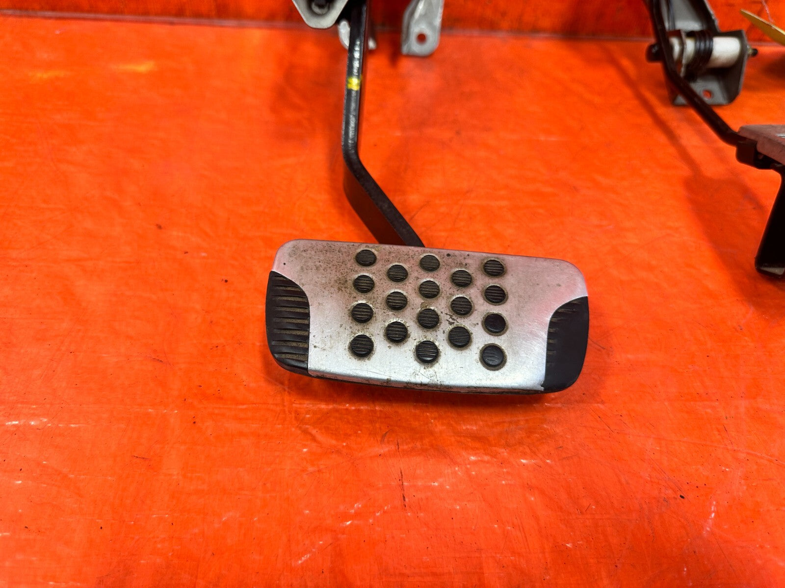 2005 05 INFINITI G35 COUPE SPORT   AUTOMATIC PEDALS   ALUMINUM BRAKE AND GAS OEM5