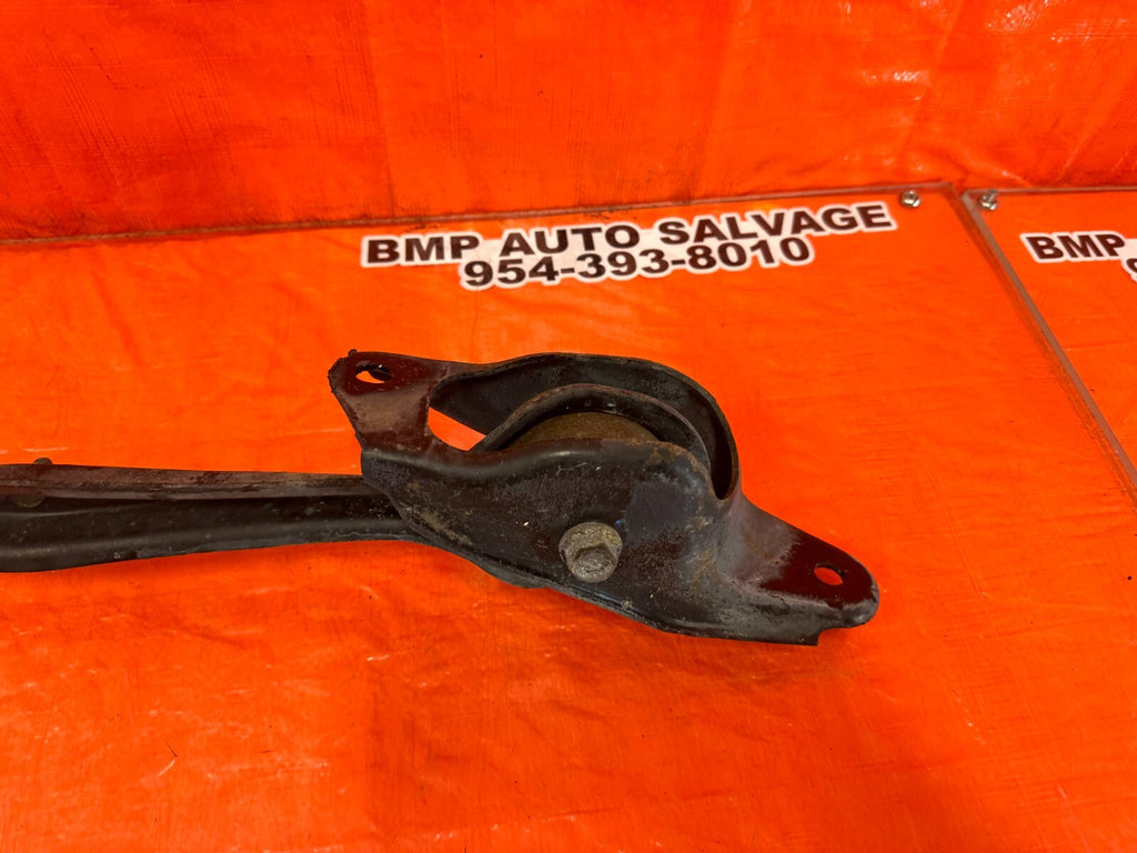97 01 HONDA PRELUDE   DRIVER LEFT REAR TRAILING ARM    OEM #25910