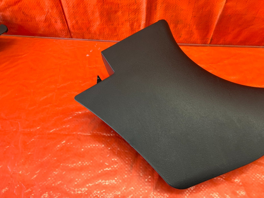 04 08 ACURA TSX   KICK PANEL   PASSENGER RIGHT SIDE   BLACK COLOR   OEM #1566
