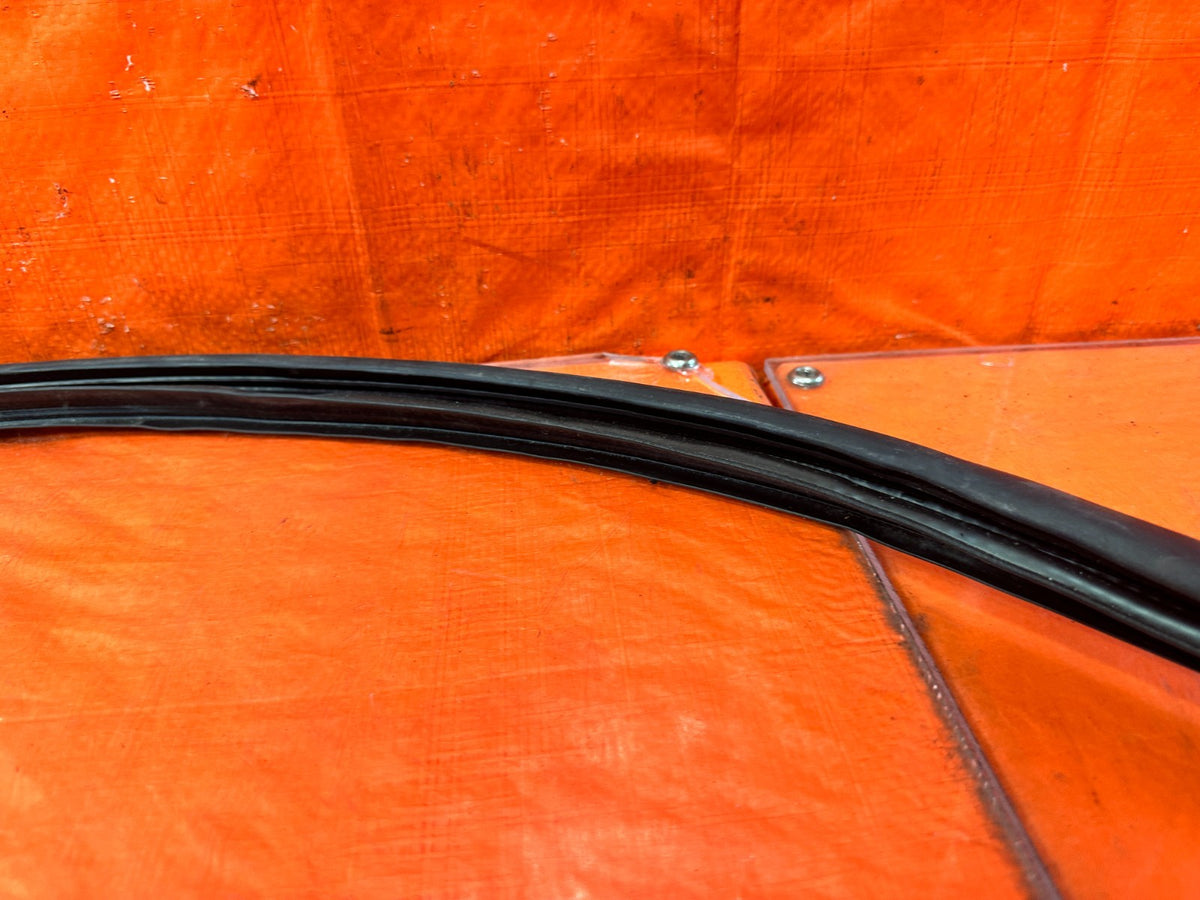 02-05 HONDA CIVIC SI EP3 - CHASSIS TO DOOR OPEN TRIM WEATHER STRIP RIGHT OEM 3069