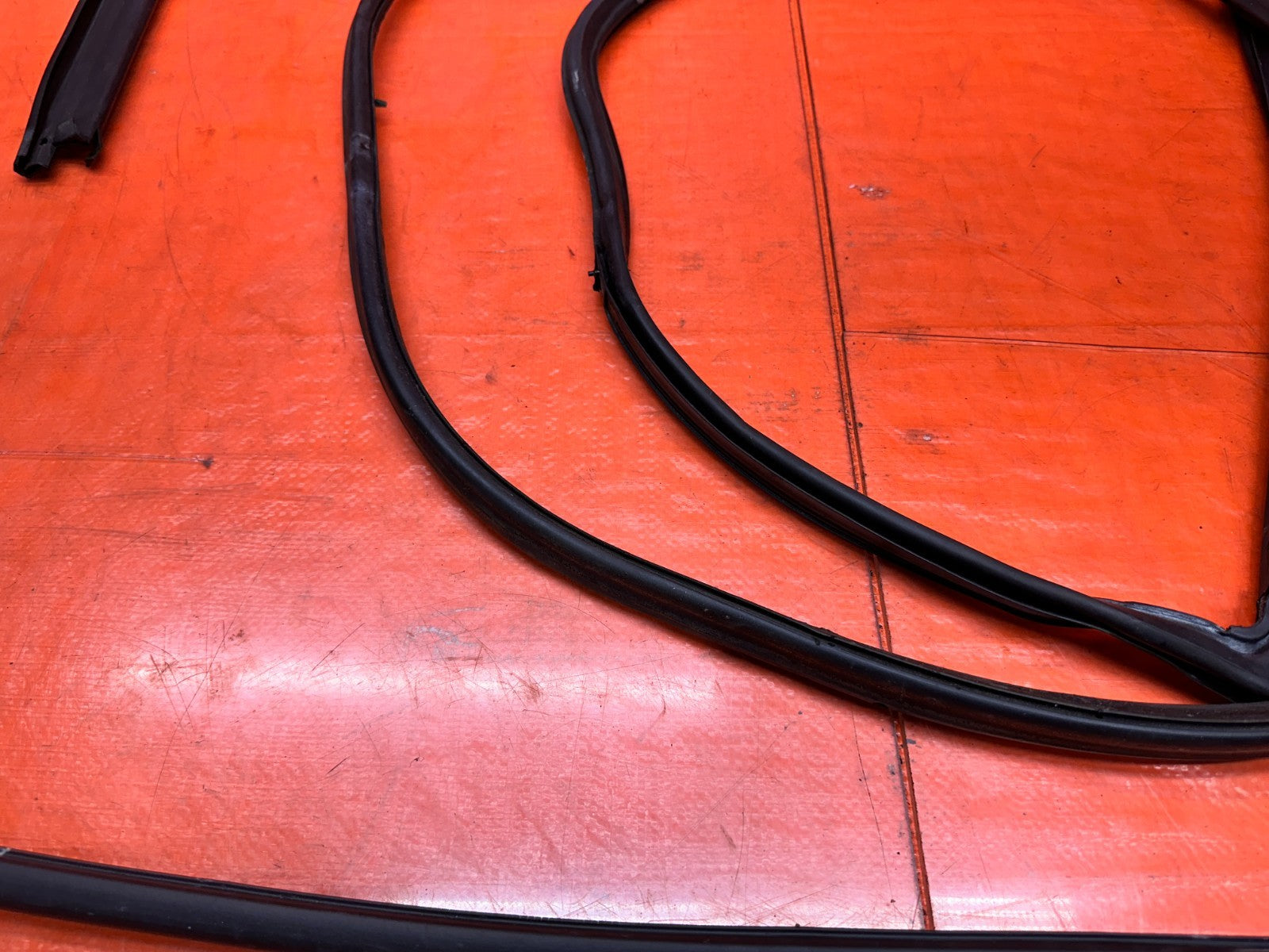 97 01 HONDA PRELUDE 2.2L PASSENGER RIGHT FRONT DOOR WEATHER STRIP SEAL OEM #33511
