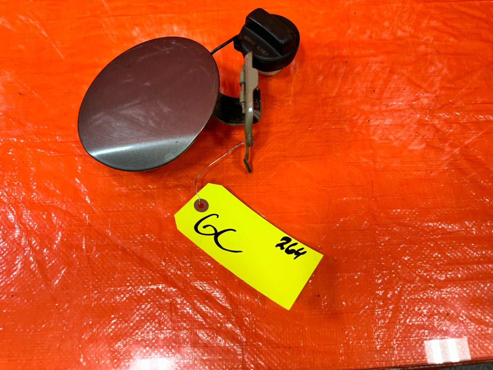 06 11 CIVIC 2D COUPE   FUEL LID / GAS CAP COVER   GRAY COLOR   OEM #2641