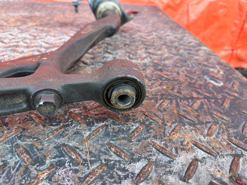93 97 HONDA DEL SOL   LEFT AND RIGHT FRONT LOWER CONTROL ARMS   CORE USE ONLY2