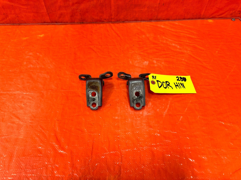 02 06 ACURA RSX   PASSENGER RIGHT FRONT DOOR HINGE SET UPPER LOWER   OEM #2801