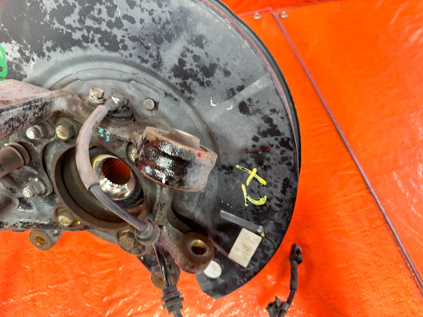 10 16 HYUNDAI GENESIS COUPE   PASSENGER RIGHT REAR SPINDLE KNUCKLE HUB OEM #30212