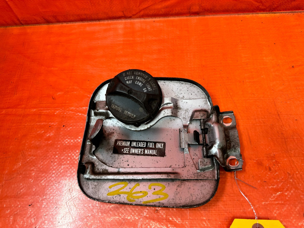 97 01 HONDA PRELUDE   FUEL LID / GAS CAP COVER COMBO   OEM FACTORY #2639