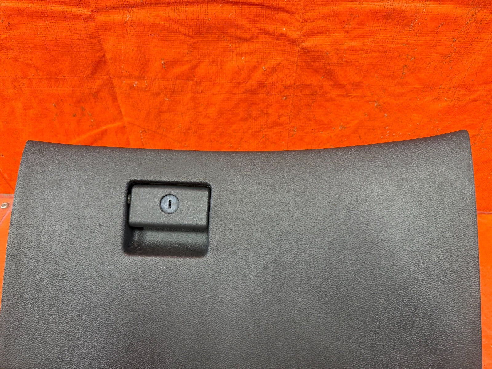 08 13 INFINITI G37 COUPE 2D   GLOVE BOX ASSEMBLY   BLACK COLOR   OEM 3284