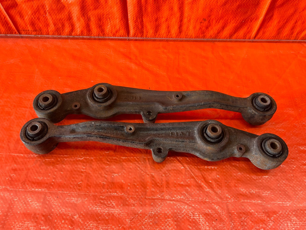 94 01 INTEGRA   GS GS R LS REAR LOWER CONTROL ARM SET   LEFT RIGHT ARMS OEM #1237