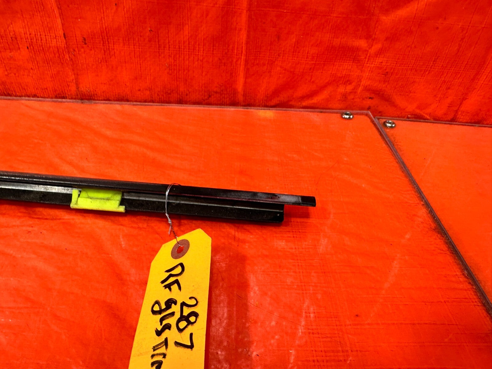 96 00 HONDA CIVIC COUPE HATCH EXTERIOR DOOR WINDOW GLASS TRIM RIGHT SIDE OEM 2874