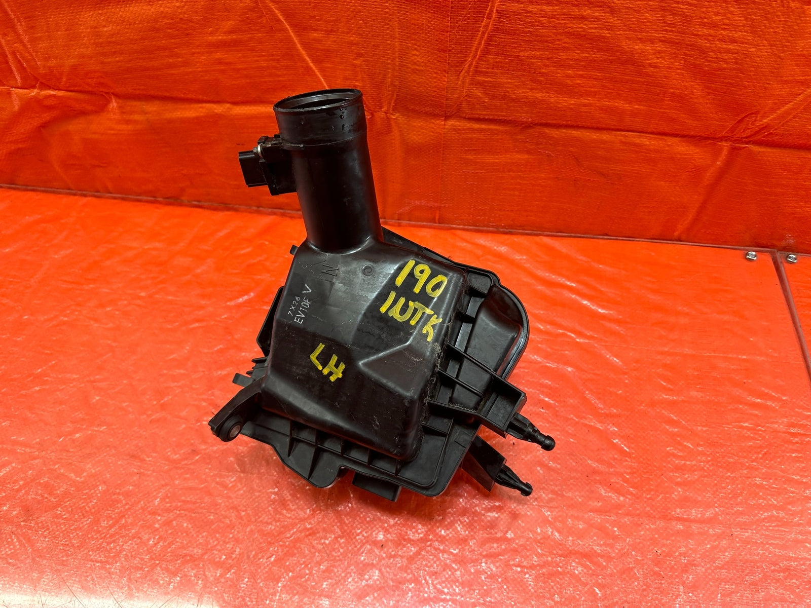 08 15 INFINITI G37 & Q60 COUPE DRIVER LEFT AIR BOX INTAKE BOX   OEM FACTORY #1905