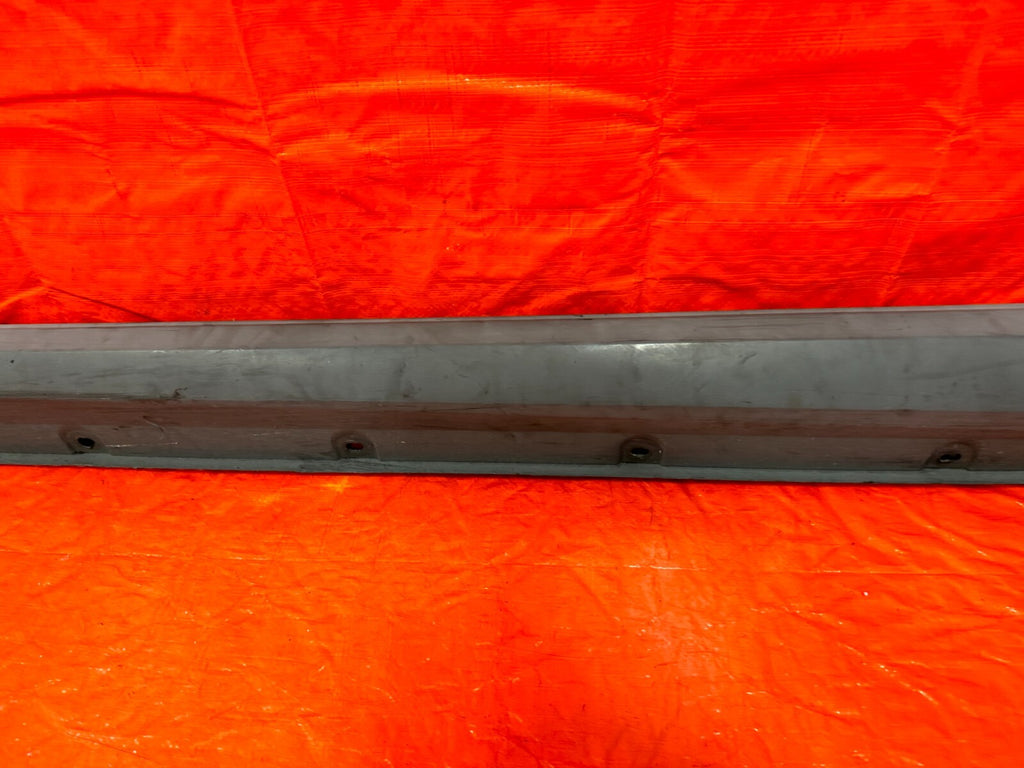 00 05 TOYOTA CELICA   SIDE SKIRT ROCKER MOLDING TRIM LEFT SIDE NON TRD   OEM 2509