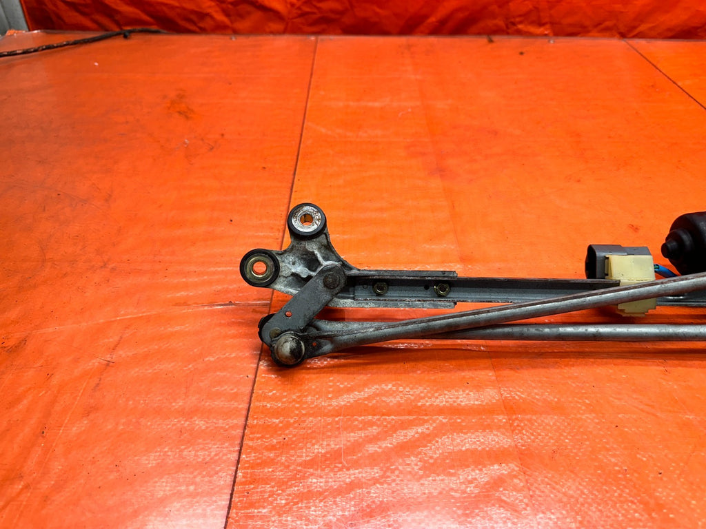 94 01 ACURA INTEGRA FRONT WINDSHIELD WIPER MOTOR AND LINKAGE OEM #33112
