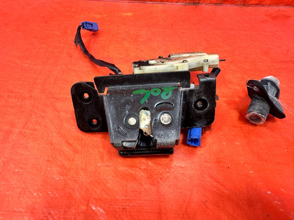02 05 HONDA CIVIC SI EP3 HATCH   REAR TAILGATE TRUNK RELEASE LATCH LOCK OEM #3081