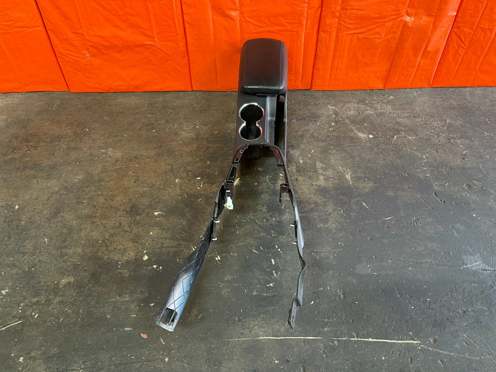 10 12 HYUNDAI GENESIS 2D COUPE   ARM REST CENTER CONSOLE   BLACK   OEM FACTORY5
