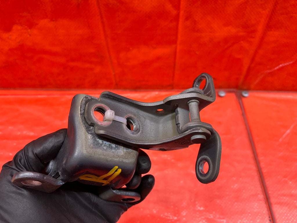 08 12 HONDA ACCORD SEDAN   RIGHT FRONT DOOR HINGE SET UPPER LOWER   OEM #1746