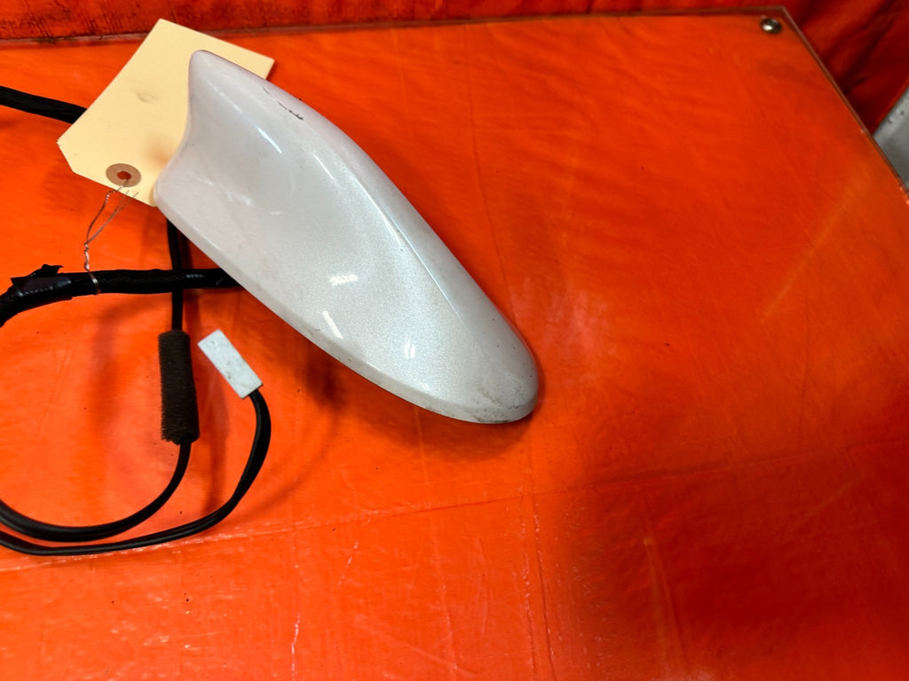 18 22 HONDA ACCORD   ROOF MOUNTED SHARK FIN ANTENNA WITH WIRE HARNESS OEM #3244