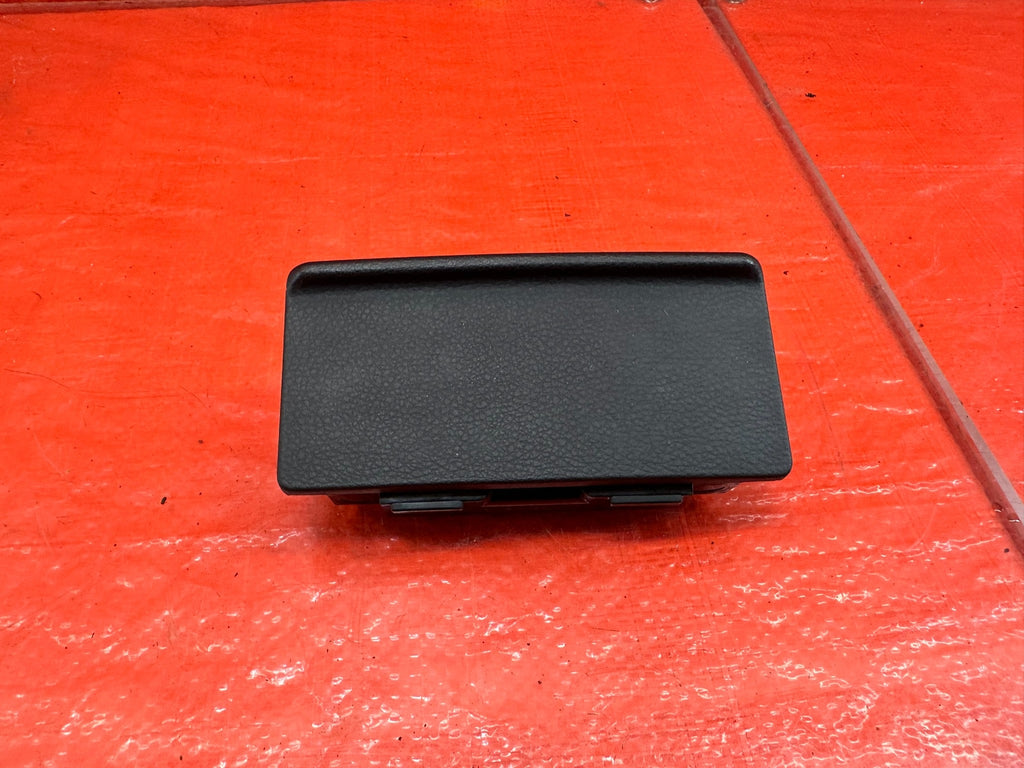 08 09 INFINITI G37 2D COUPE AUTOMATIC ONLY CENTER CONSOLE ARM REST ASH TRAY #2070