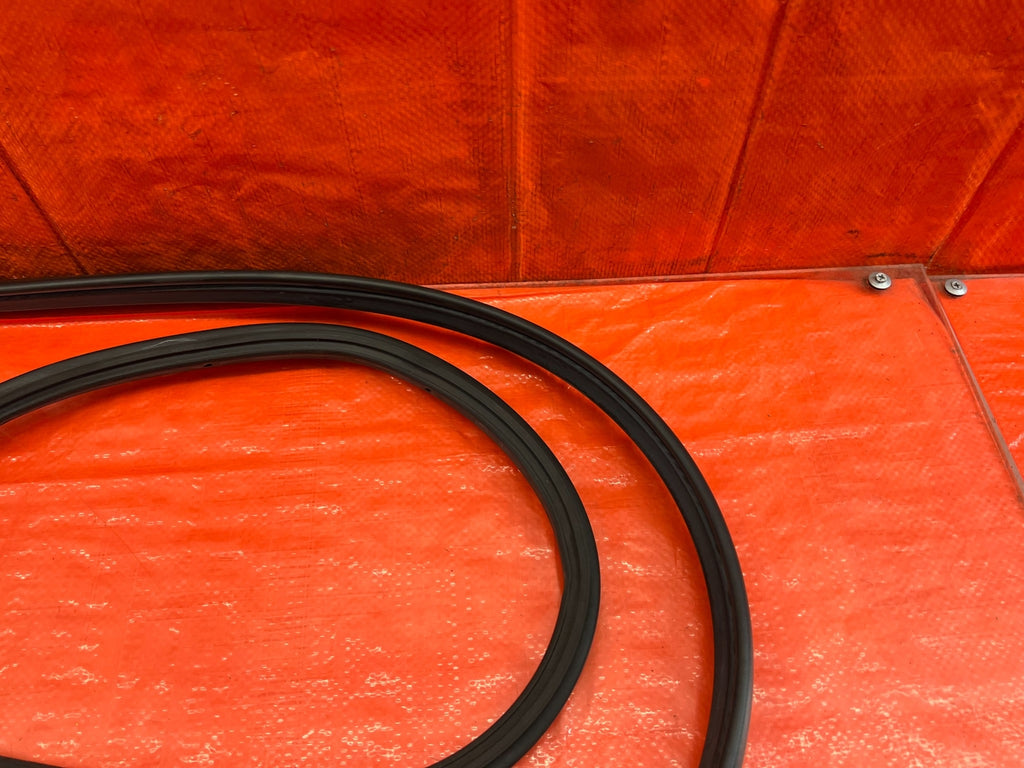 02 05 HONDA CIVIC SI EP3 HATCH LEFT DOOR WEATHER STRIP TRIM SEAL GASKET OEM 1868