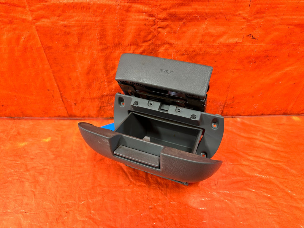 97 98 HONDA CR V CRV   DASHBOARD MOUNTED CENTER CONSOLE CUP HOLDER   OEM #3011