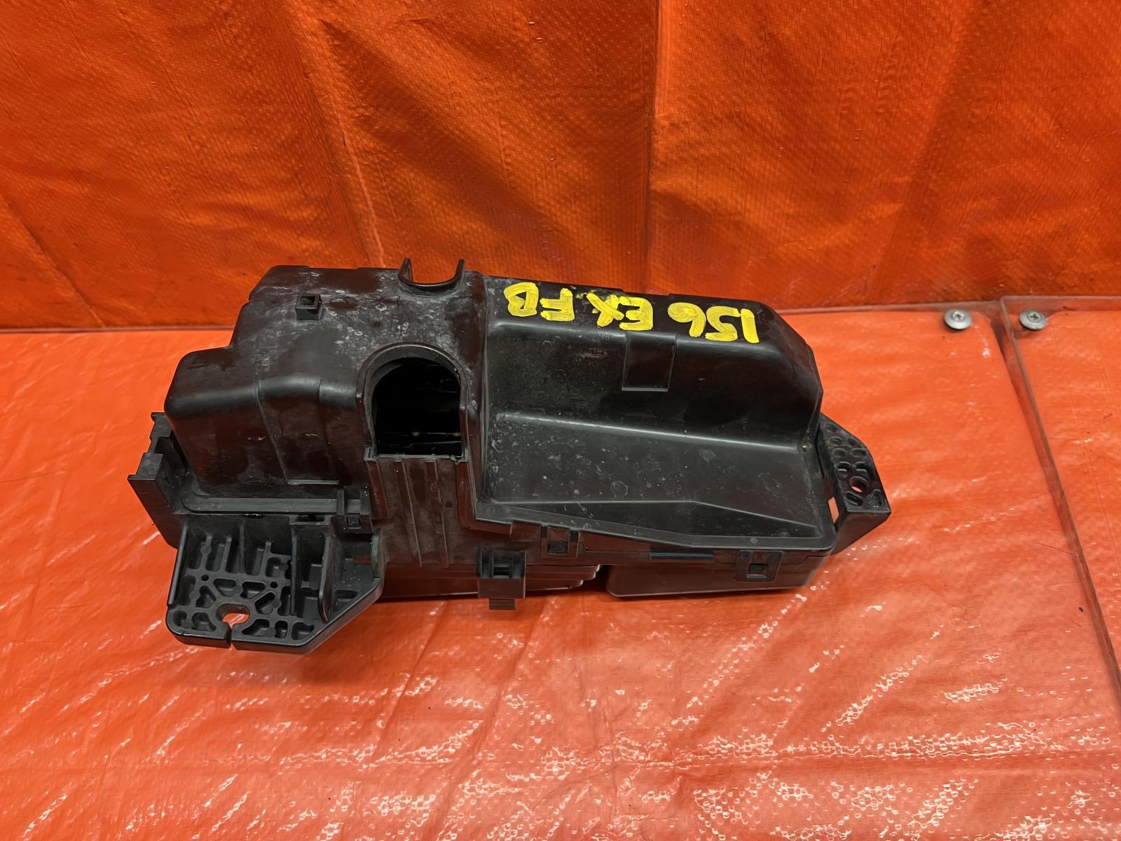 2005 05 ACURA TSX   EXTERIOR / ENGINE BAY   FUSE BOX PANEL   OEM FACTORY #156 5